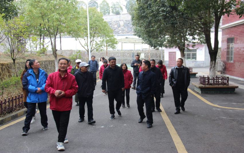 携手相伴·温暖前行 | 深圳市知恩公益基金会赴大方特校交流考察工作